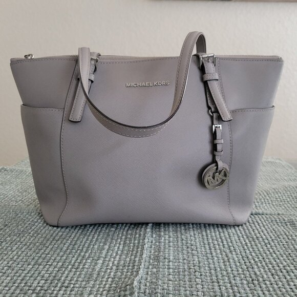 Michael Kors Charlotte saffiano leather medium. Preowned. - Picture 1 of 14